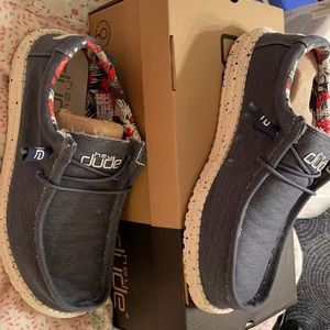 Hey Dude’s 8 men’s